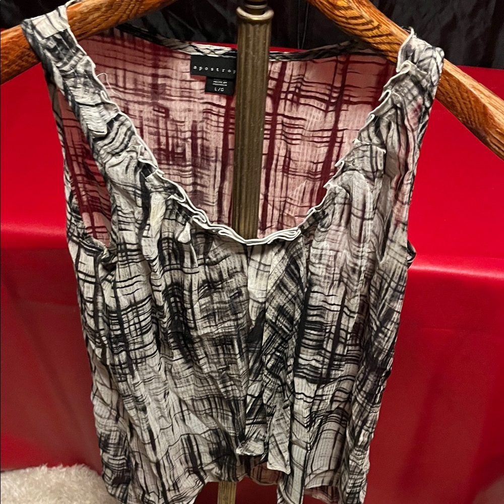 Apostrophe Monochrome Abstract Blouse